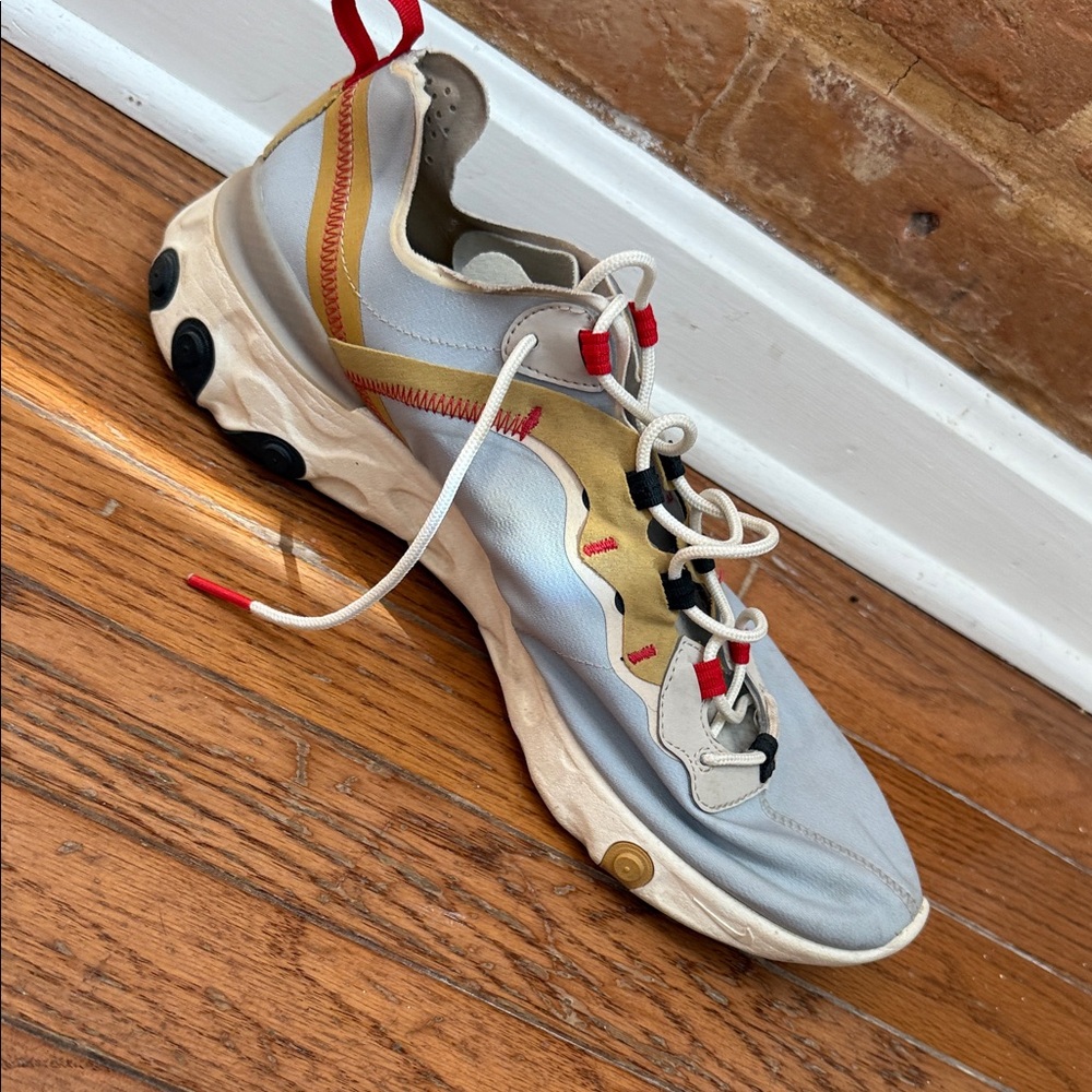 Nike Red and Cream Athletic Shoes - Picture 4 of 6